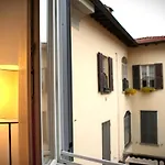 Portatorre Suite, A Charming Apartment In The Heart Of Como, Free Private Parking, Air Conditioning & More!