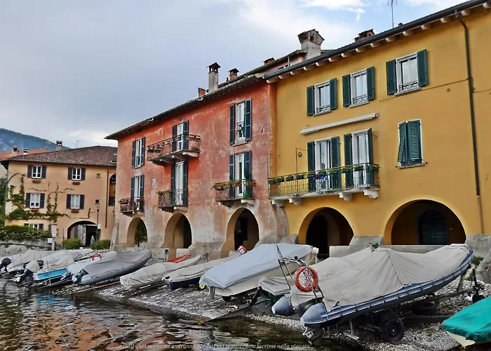 Portatorre Suite, A Charming Apartment In The Heart Of Como, Free Private Parking, Air Conditioning & More!