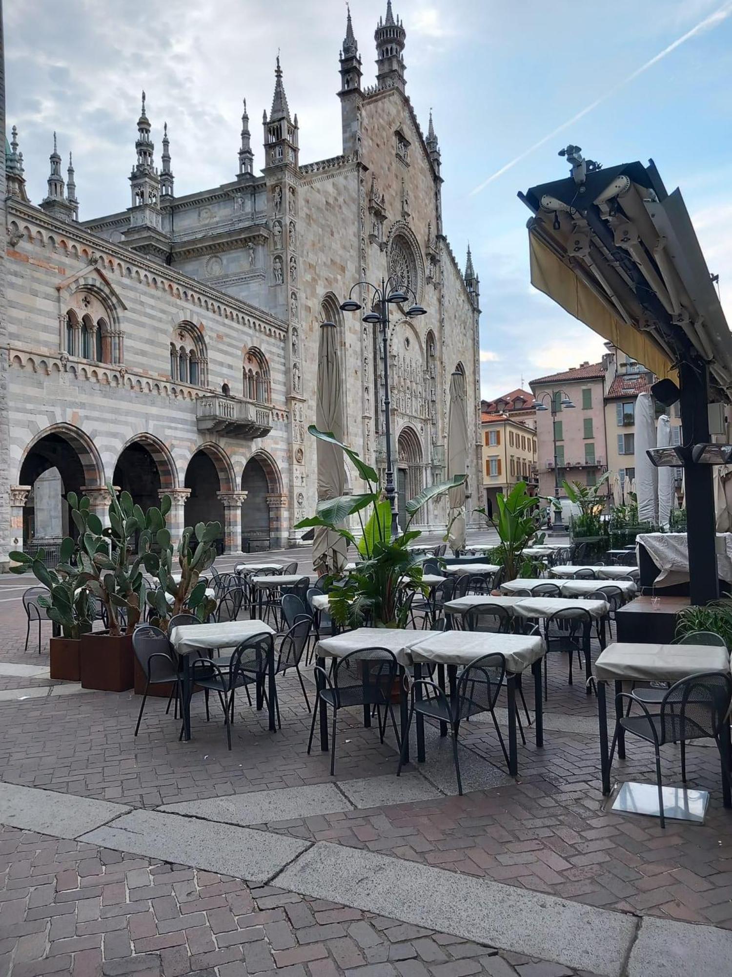 Appartement Portatorre Suite, A Charming In The Heart Of Como, Free Private Parking, Air Conditioning & More! Como