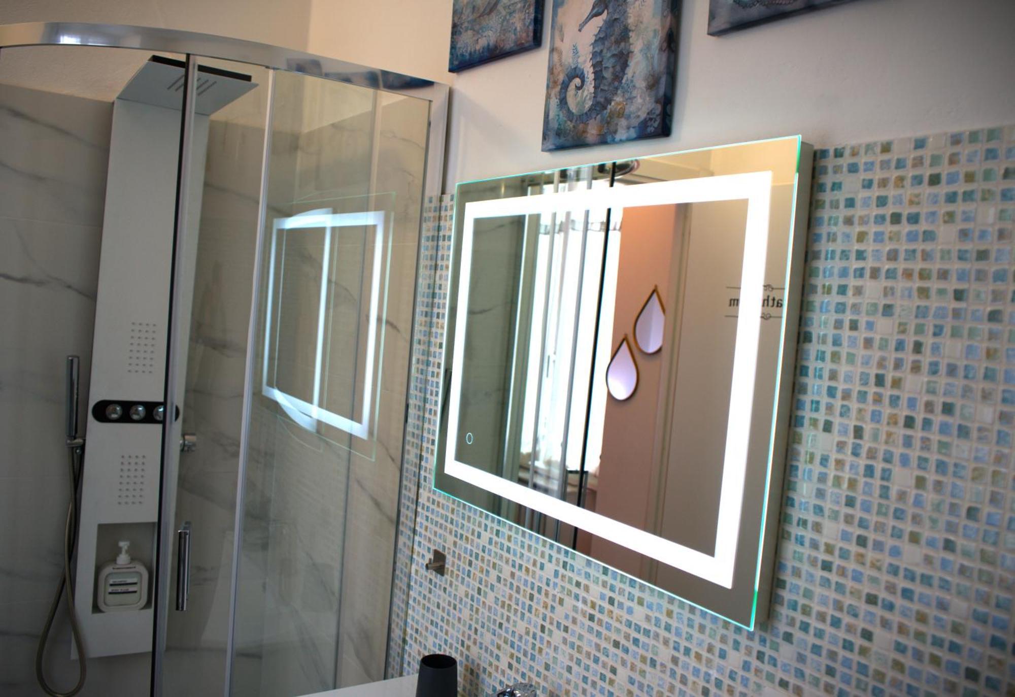 Apartment Portatorre Suite, A Charming In The Heart Of Como, Free Private Parking, Air Conditioning & More!