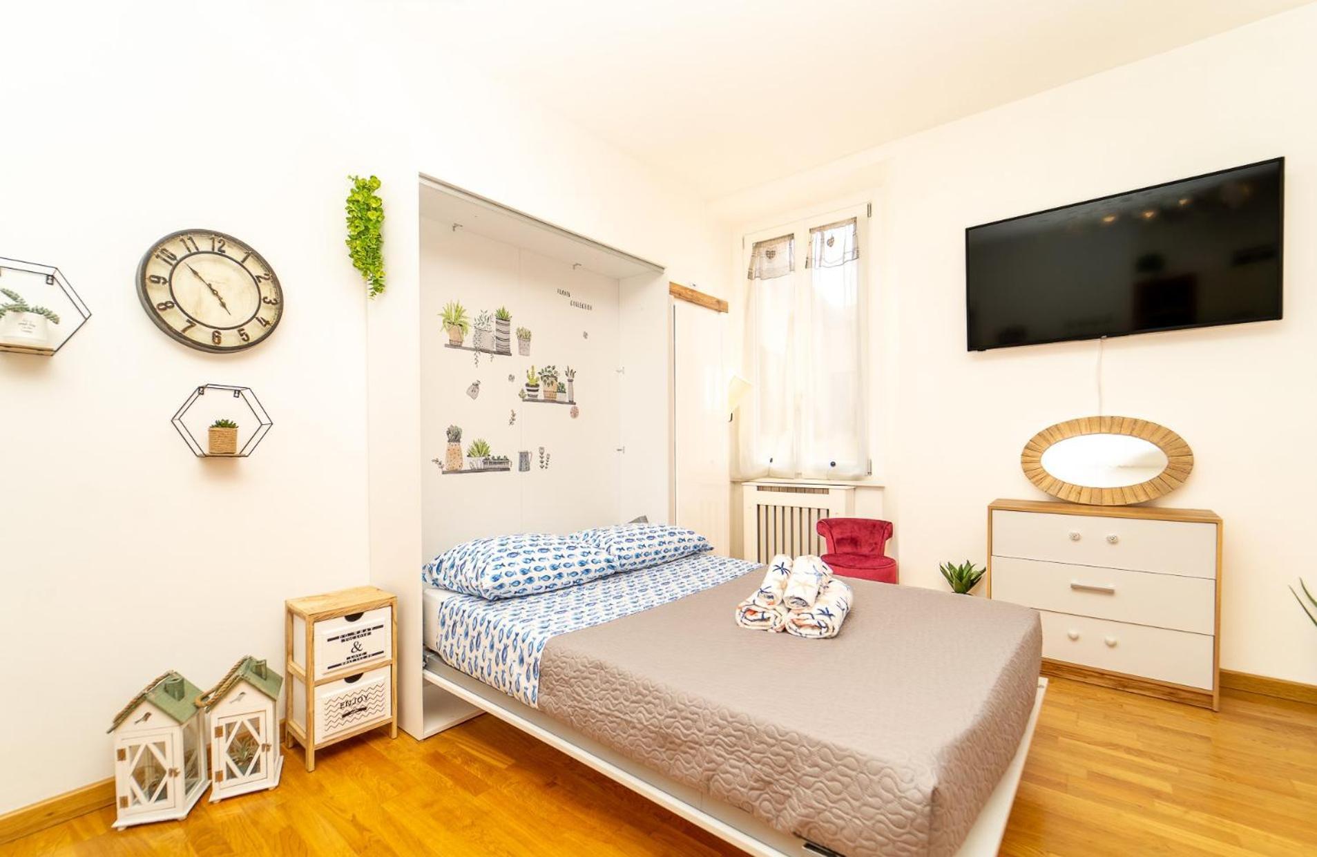 Portatorre Suite, A Charming In The Heart Of Como, Free Private Parking, Air Conditioning & More! Côme