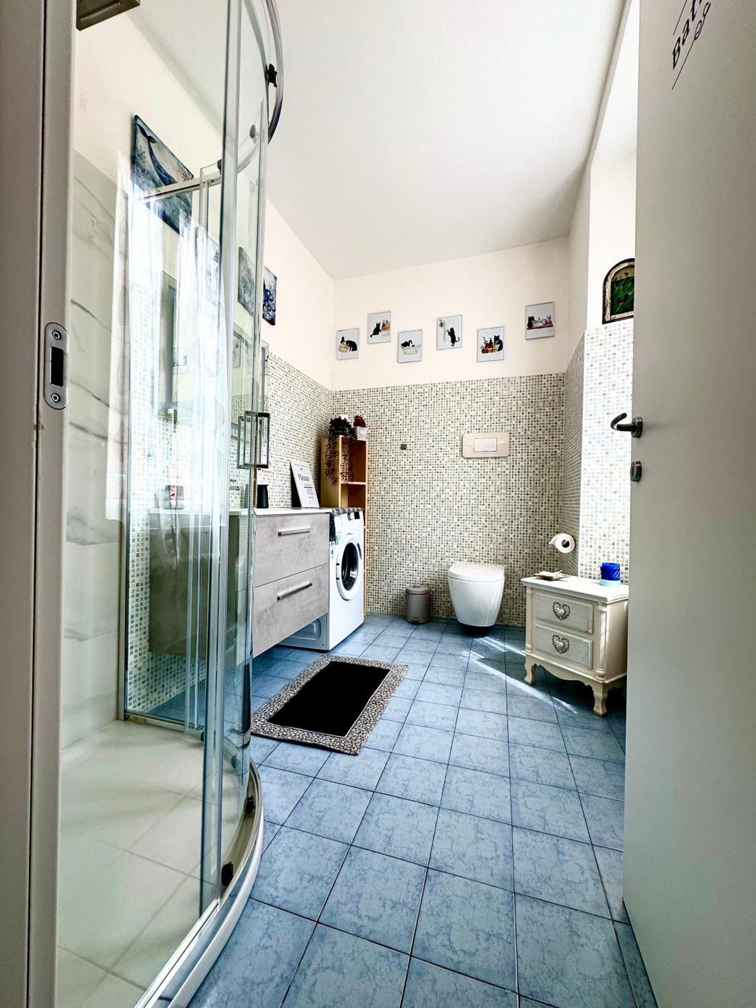 Portatorre Suite, A Charming In The Heart Of Como, Free Private Parking, Air Conditioning & More! Appartement Côme